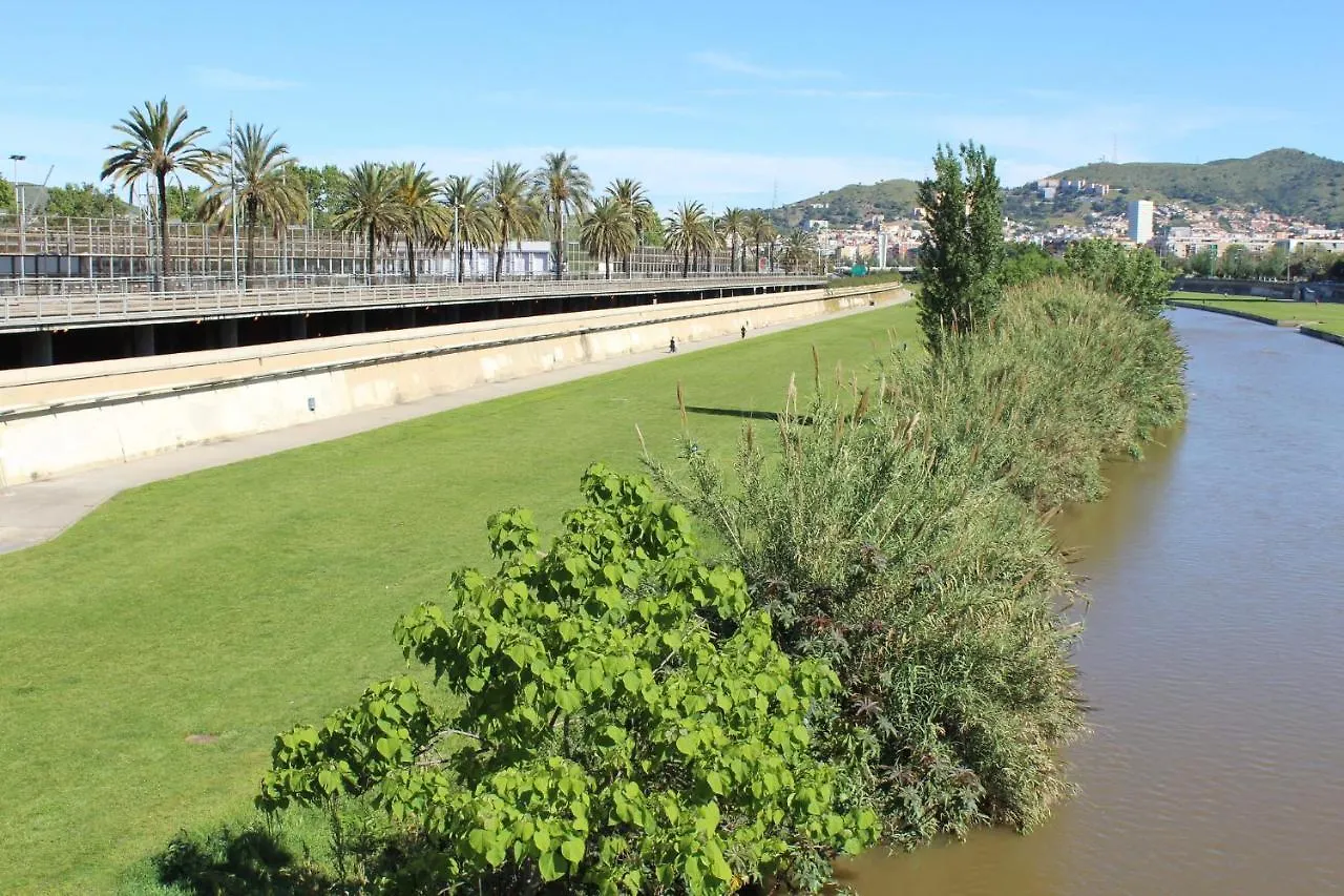 شقة Apartamento 15' Barcelona Centro Santa Coloma de Gramanet