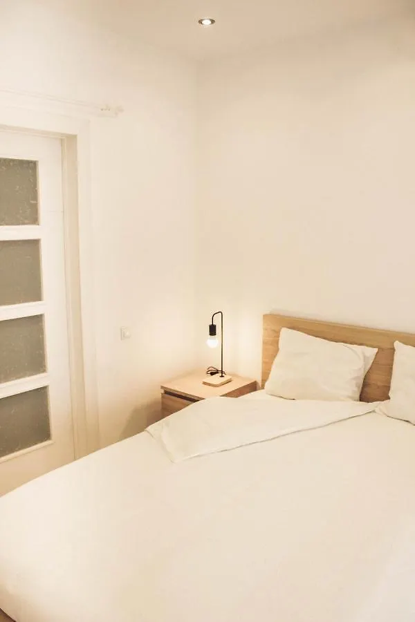 Daire Apartamento 15' Barcelona Centro Santa Coloma de Gramanet İspanya
